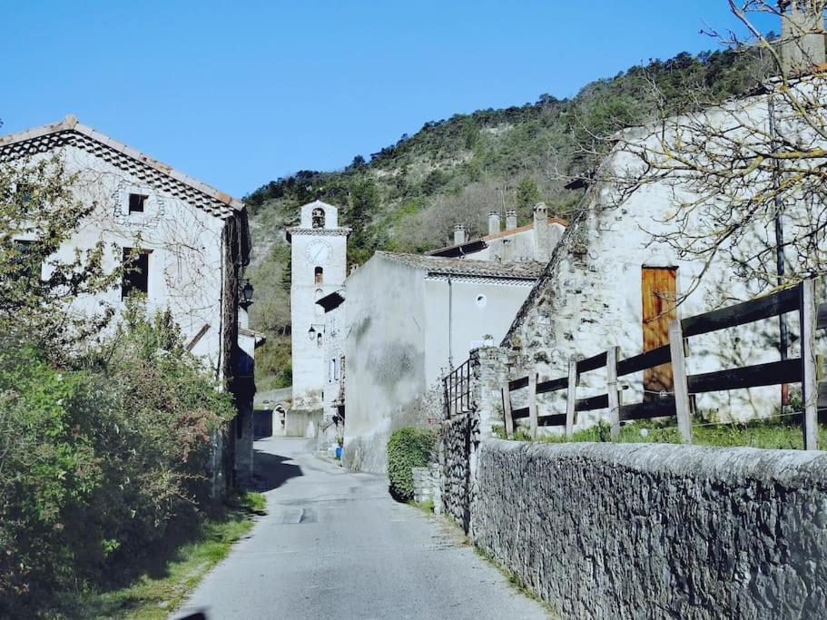 Vila Gite Le Chaudron 1 A 7Pers Avec Piscine Montclar-sur-Gervanne Exteriér fotografie